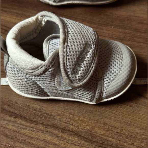 Stonz Gray Kids Sneakers - Picture 2 of 3